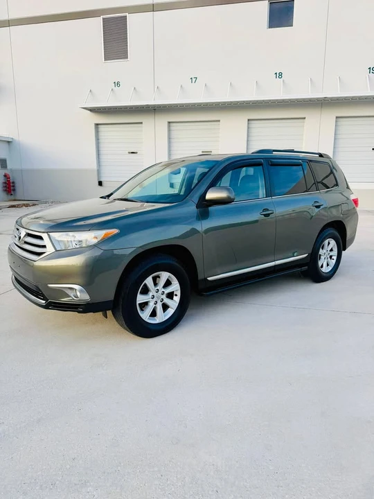 2012 Toyota Highlander - Image 3 of 13