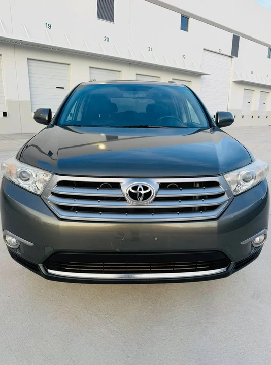 2012 Toyota Highlander - Image 2 of 13