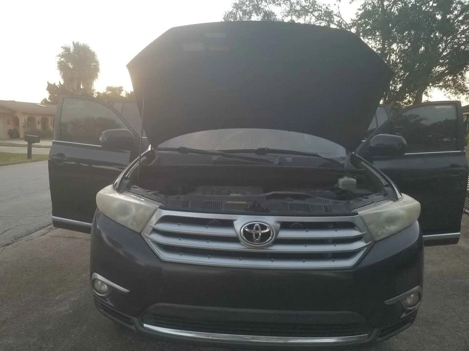 2012 Toyota Highlander - Image 16 of 20
