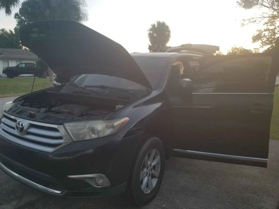 2012 Toyota Highlander - Image 17 of 20