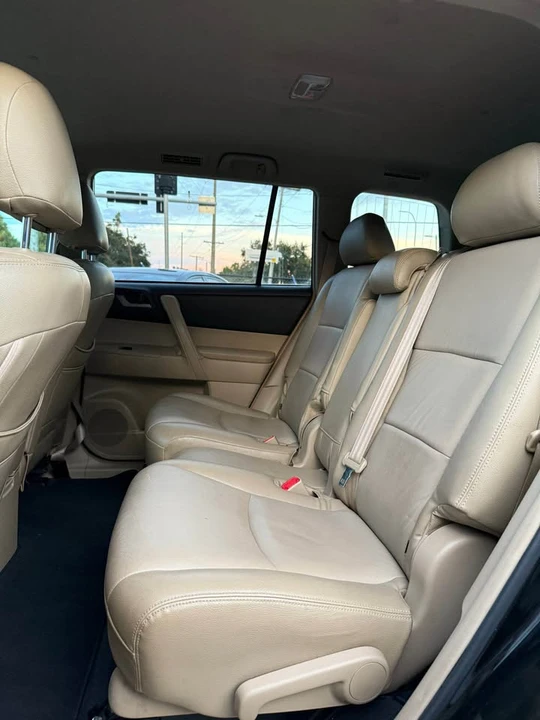 2012 Toyota Highlander - Image 17 of 20
