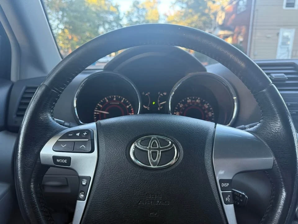 2012 Toyota Highlander - Image 12 of 17