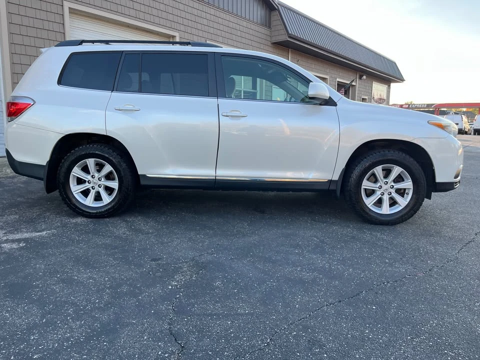 2012 Toyota Highlander - Image 12 of 16