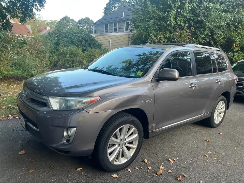 2012 Toyota Highlander - Image 3 of 10