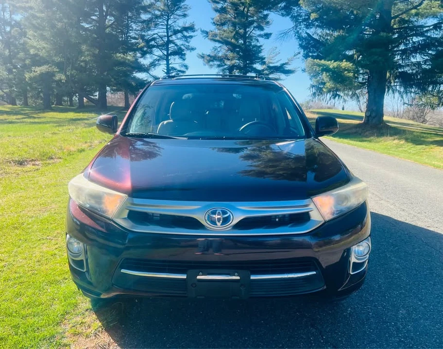 2012 Toyota Highlander - Image 2 of 11