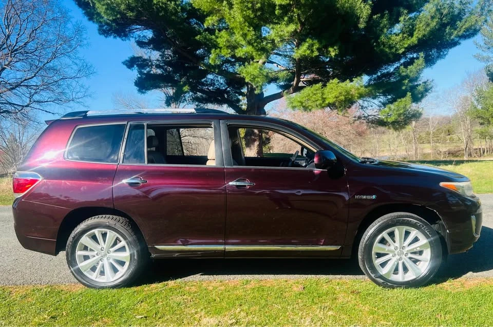 2012 Toyota Highlander - Image 3 of 11