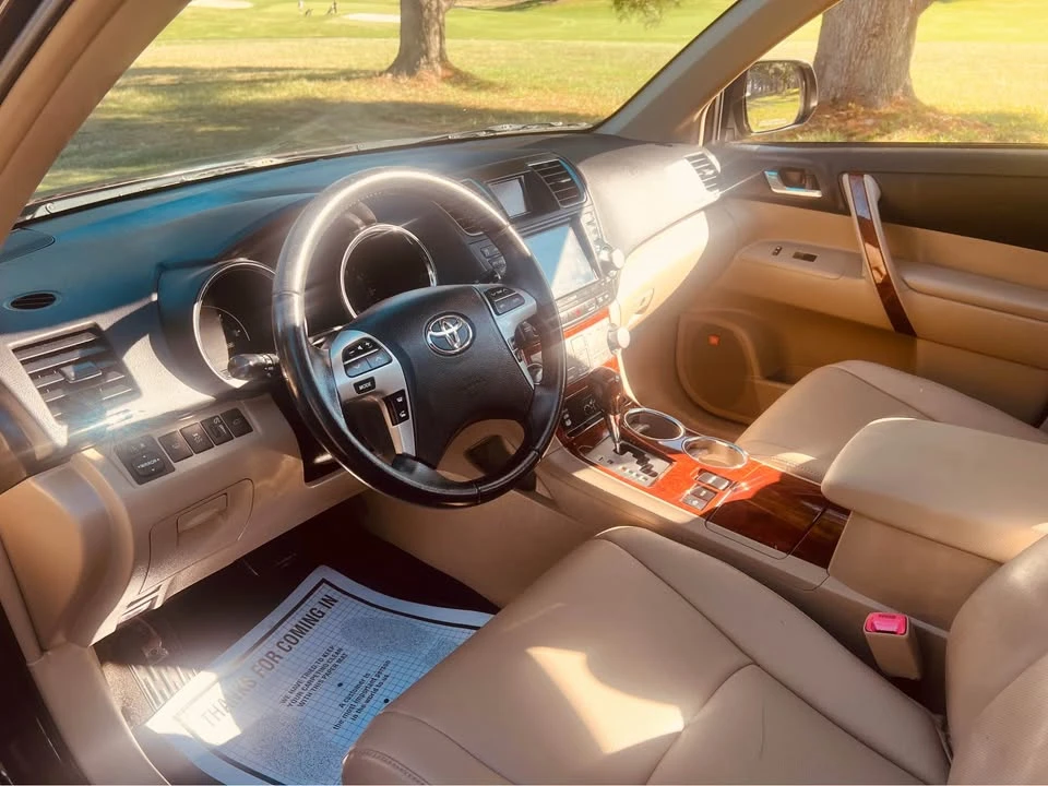 2012 Toyota Highlander - Image 4 of 11