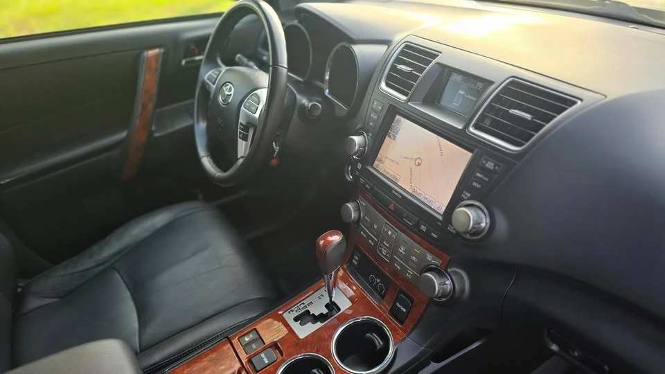 2012 Toyota Highlander - Image 12 of 20
