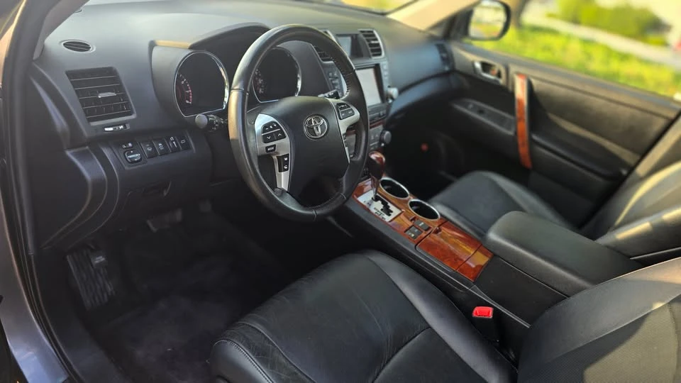 2012 Toyota Highlander - Image 10 of 20