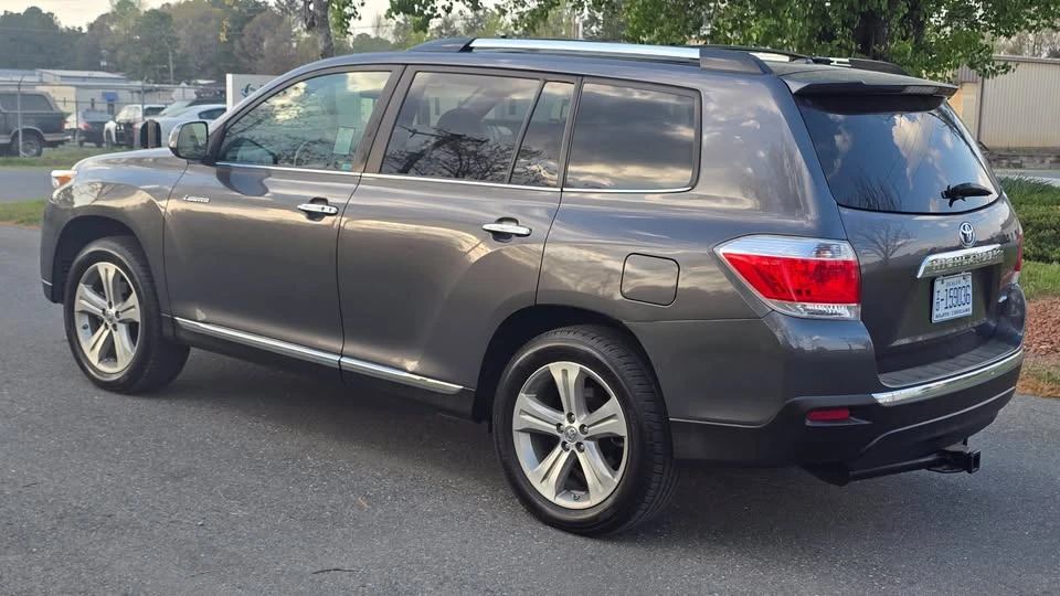 2012 Toyota Highlander - Image 8 of 20