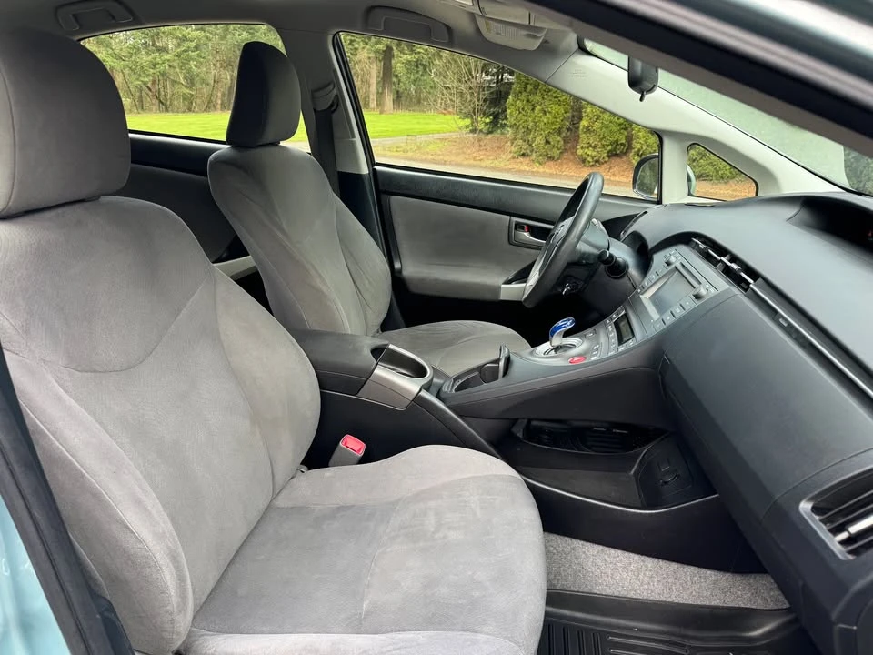 2012 Toyota Prius 3rd Gen - Image 10 of 16