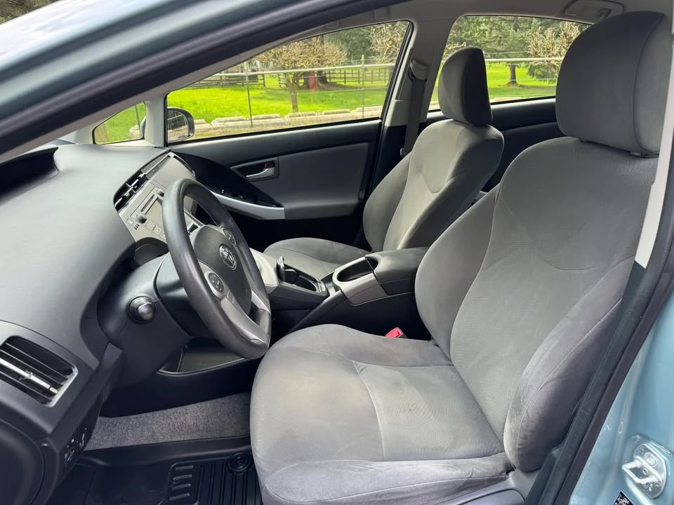 2012 Toyota Prius 3rd Gen - Image 8 of 16