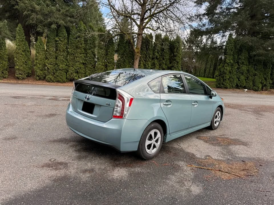 2012 Toyota Prius 3rd Gen - Image 16 of 16