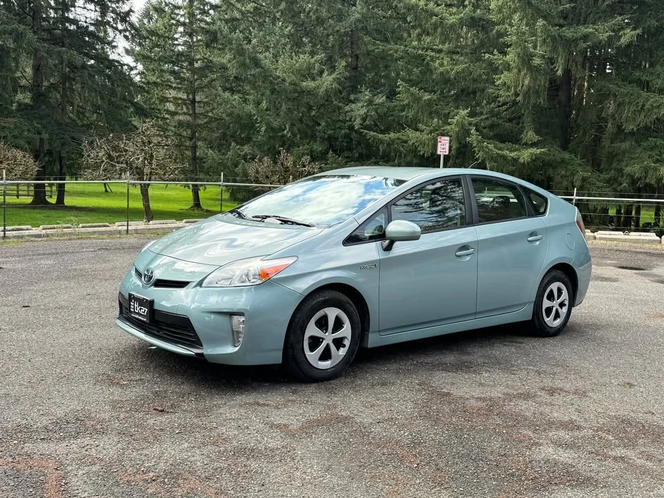 2012 Toyota Prius 3rd Gen - Image 5 of 16