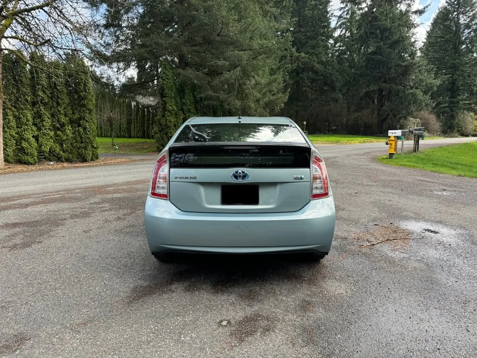 2012 Toyota Prius 3rd Gen - Image 13 of 16