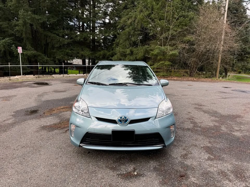 2012 Toyota Prius 3rd Gen - Image 2 of 16