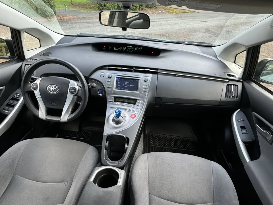 2012 Toyota Prius 3rd Gen - Image 11 of 16