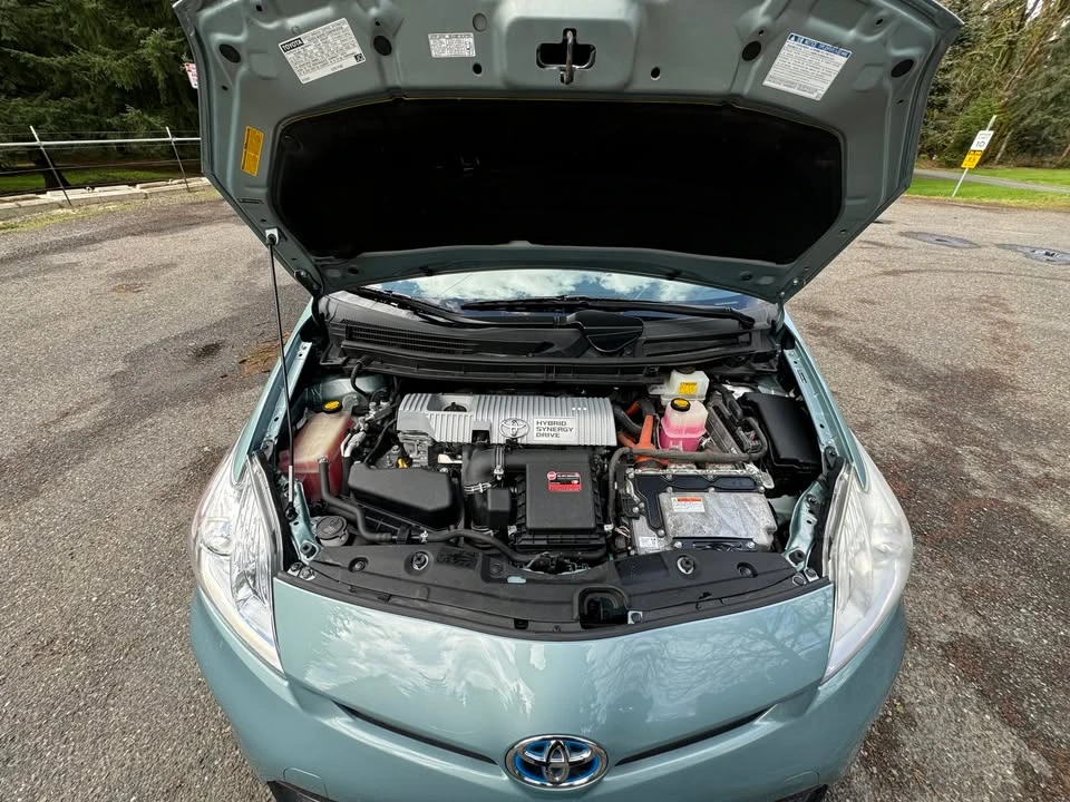 2012 Toyota Prius 3rd Gen - Image 4 of 16