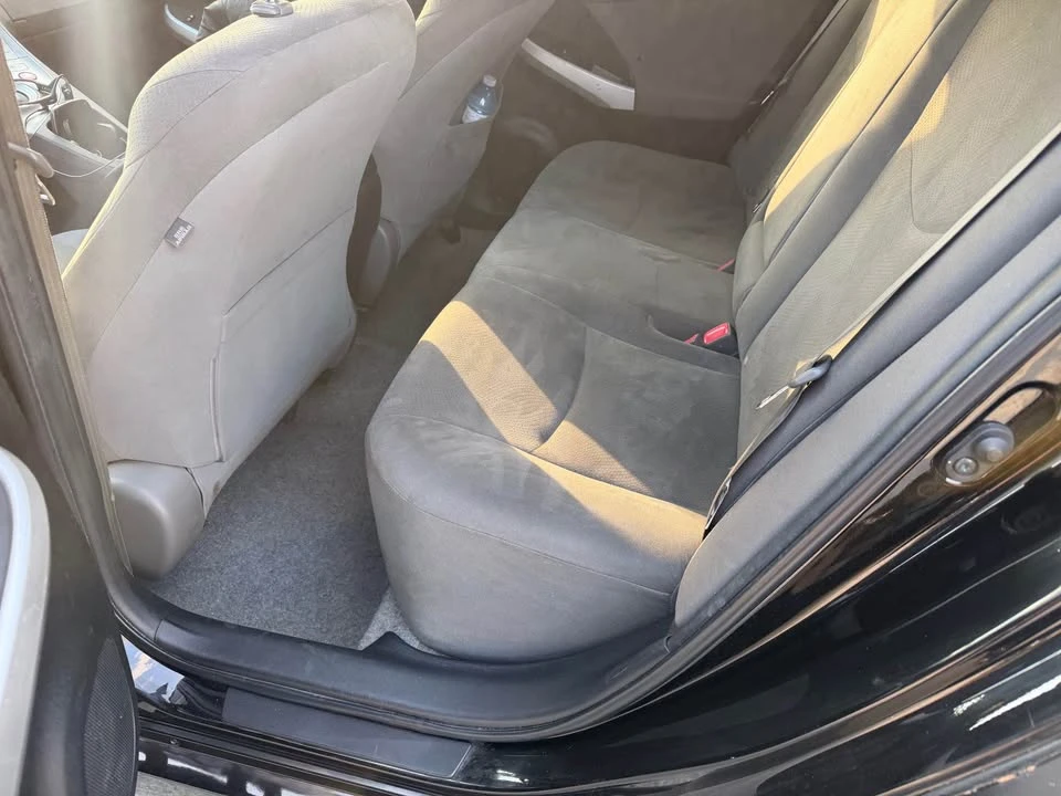 2012 Toyota Prius 3rd Gen - Image 5 of 8