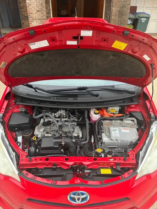 2012 Toyota Prius 3rd Gen - Image 3 of 9