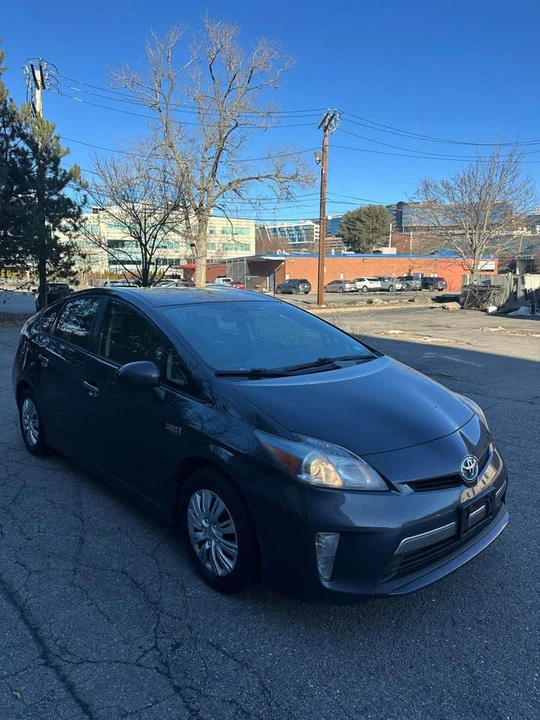 2012 Toyota Prius 3rd Gen - Image 5 of 9
