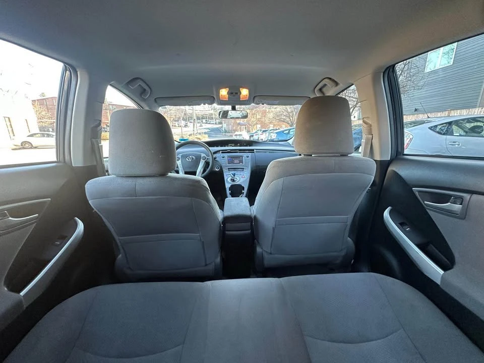 2012 Toyota Prius 3rd Gen - Image 7 of 9
