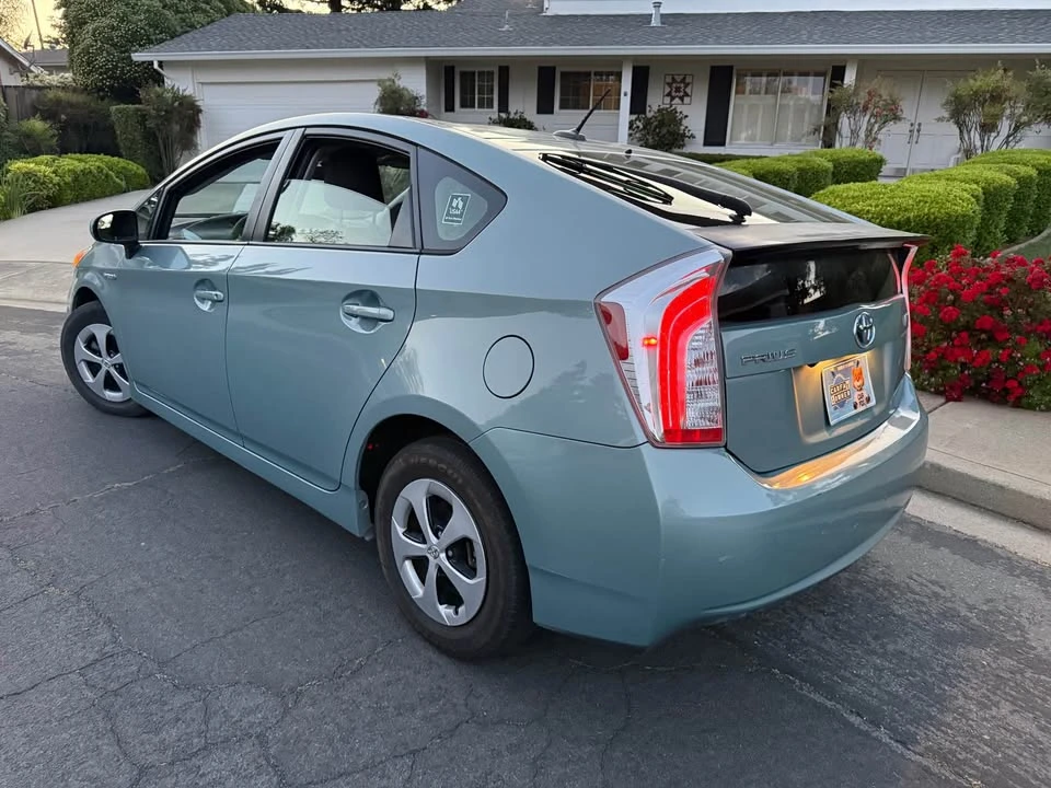 2012 Toyota Prius 3rd Gen - Image 14 of 20
