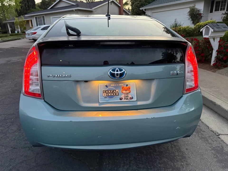 2012 Toyota Prius 3rd Gen - Image 16 of 20