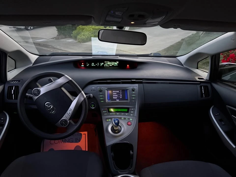 2012 Toyota Prius 3rd Gen - Image 18 of 20