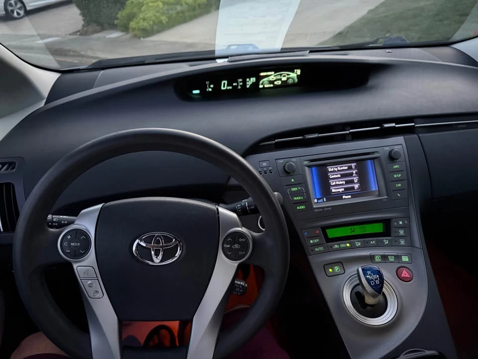 2012 Toyota Prius 3rd Gen - Image 7 of 20