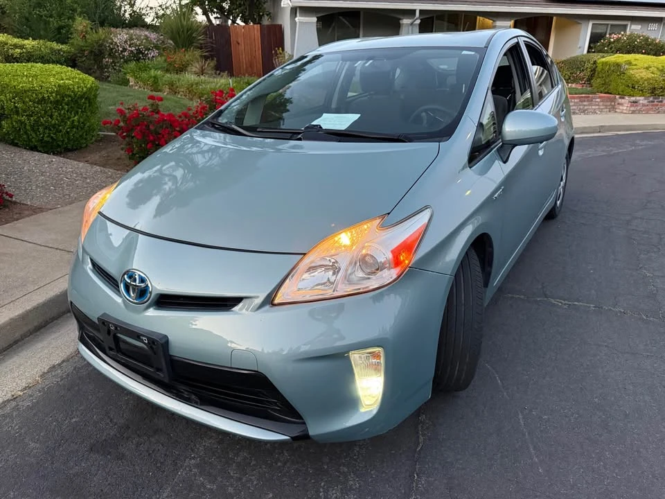 2012 Toyota Prius 3rd Gen - Image 17 of 20