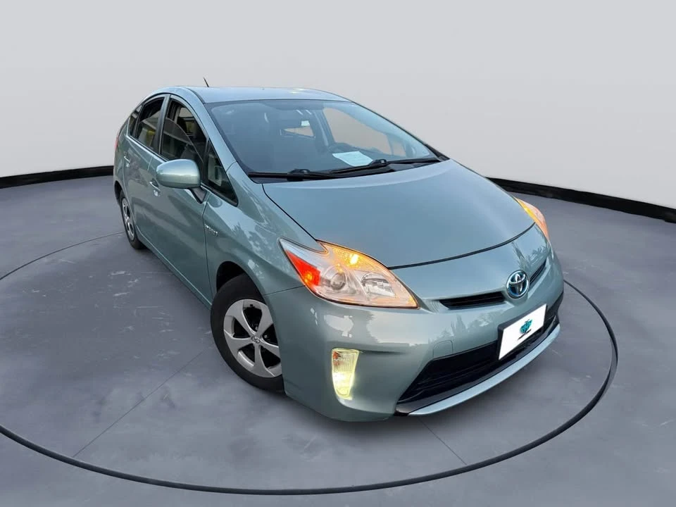 2012 Toyota Prius 3rd Gen - Image 2 of 20