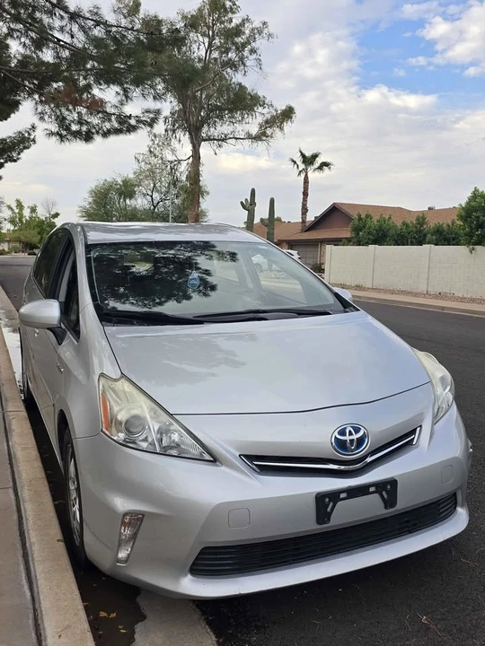 2012 Toyota Prius 3rd Gen - Image 2 of 7