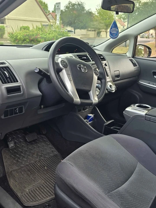 2012 Toyota Prius 3rd Gen - Image 5 of 7