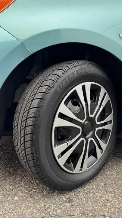 2012 Toyota Prius 3rd Gen - Image 13 of 15