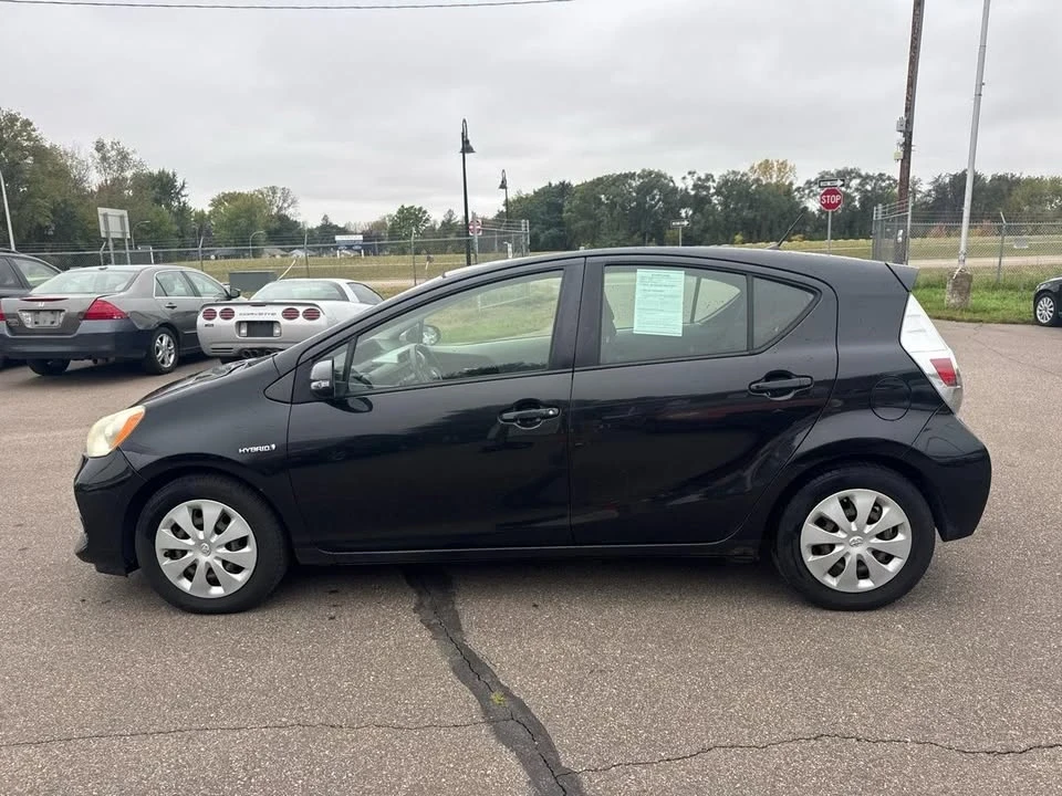 2012 Toyota Prius 3rd Gen - Image 7 of 10