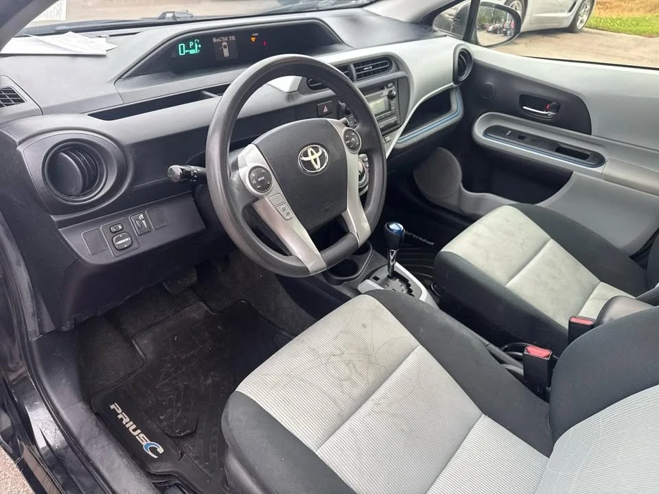 2012 Toyota Prius 3rd Gen - Image 8 of 10
