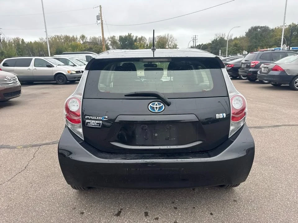 2012 Toyota Prius 3rd Gen - Image 5 of 10