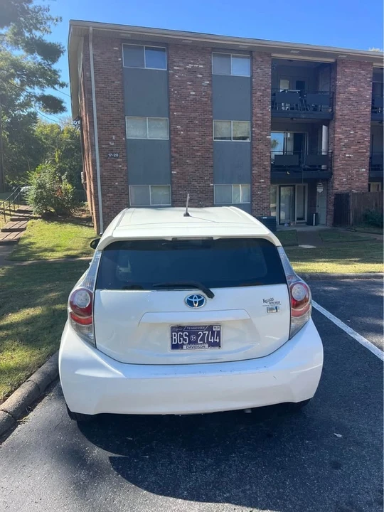 2012 Toyota Prius 3rd Gen - Image 2 of 8