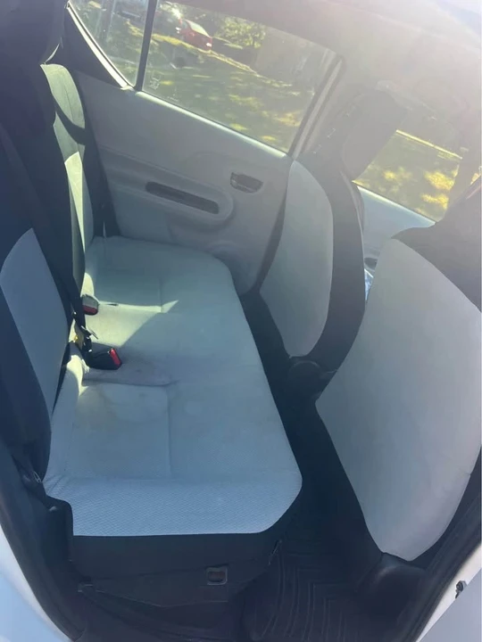 2012 Toyota Prius 3rd Gen - Image 6 of 8