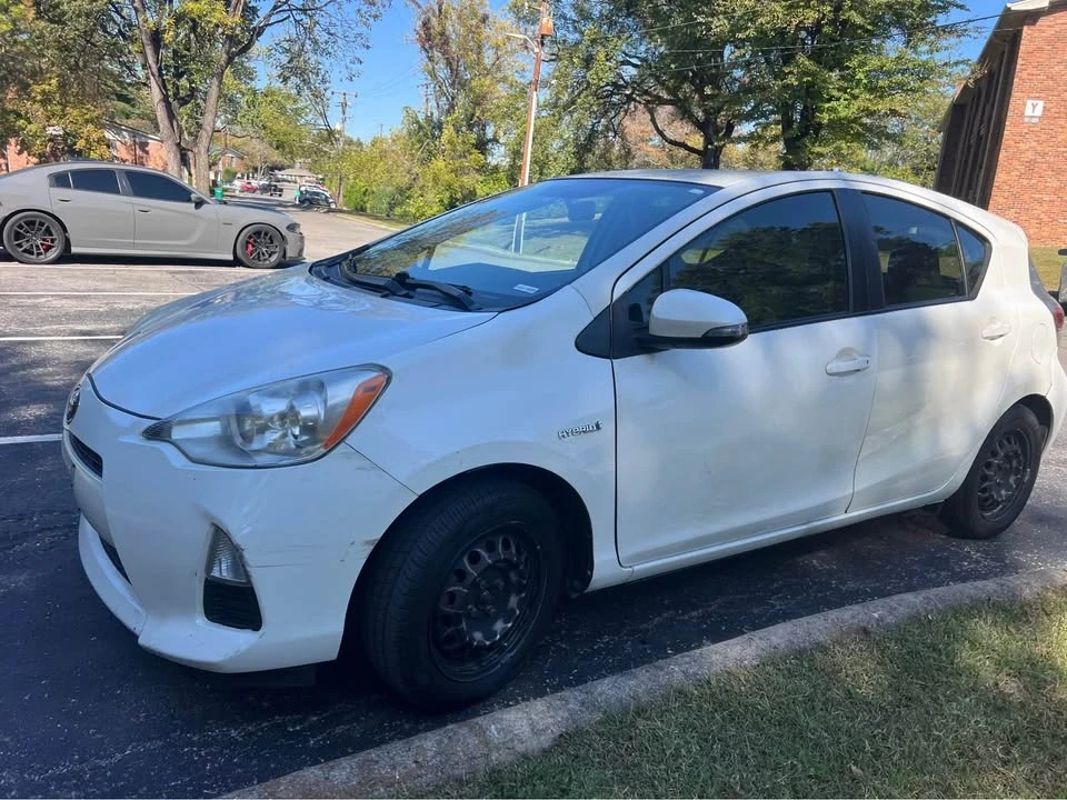 2012 Toyota Prius 3rd Gen - Image 3 of 8