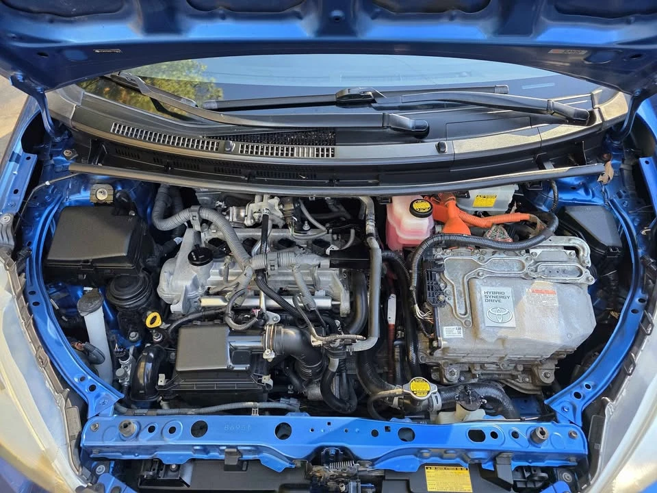 2012 Toyota Prius 3rd Gen - Image 14 of 14