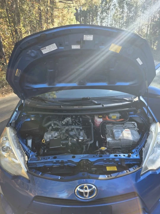 2012 Toyota Prius 3rd Gen - Image 4 of 14