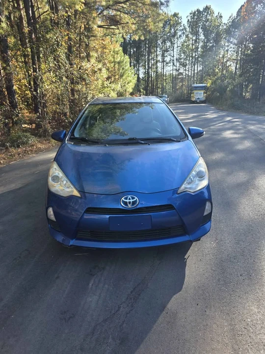 2012 Toyota Prius 3rd Gen - Image 5 of 14