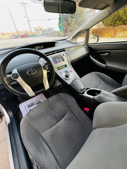 2012 Toyota Prius 3rd Gen - Image 7 of 14