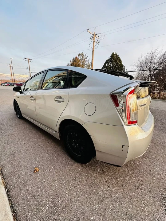 2012 Toyota Prius 3rd Gen - Image 2 of 14