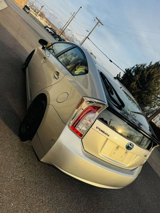 2012 Toyota Prius 3rd Gen - Image 12 of 14