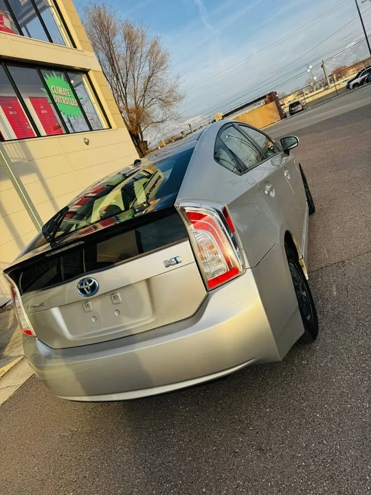 2012 Toyota Prius 3rd Gen - Image 11 of 14