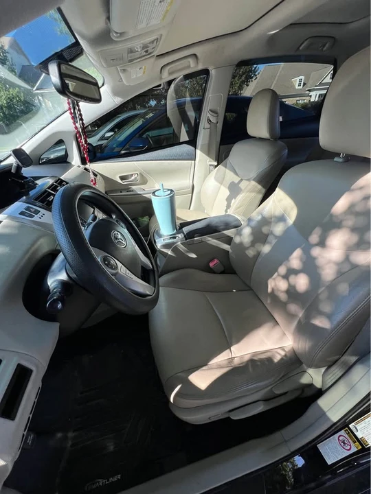 2012 Toyota Prius 3rd Gen - Image 7 of 12