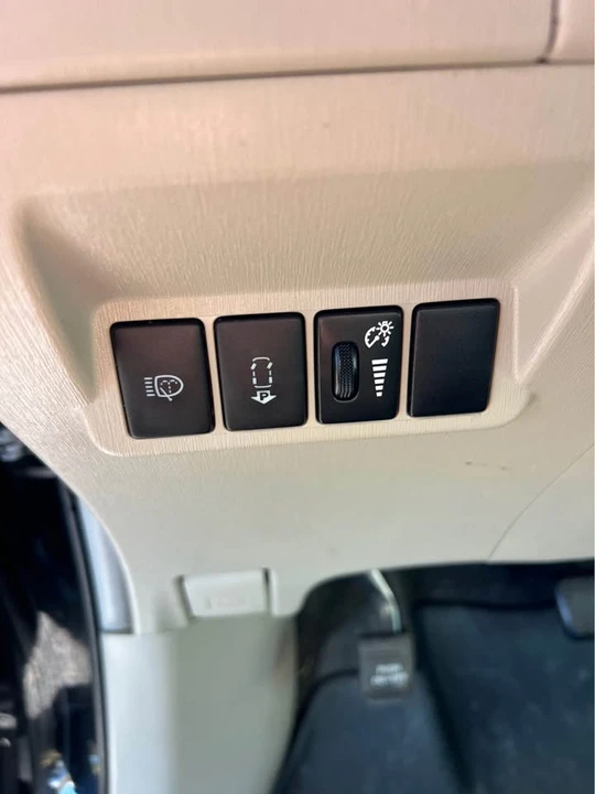 2012 Toyota Prius 3rd Gen - Image 11 of 12
